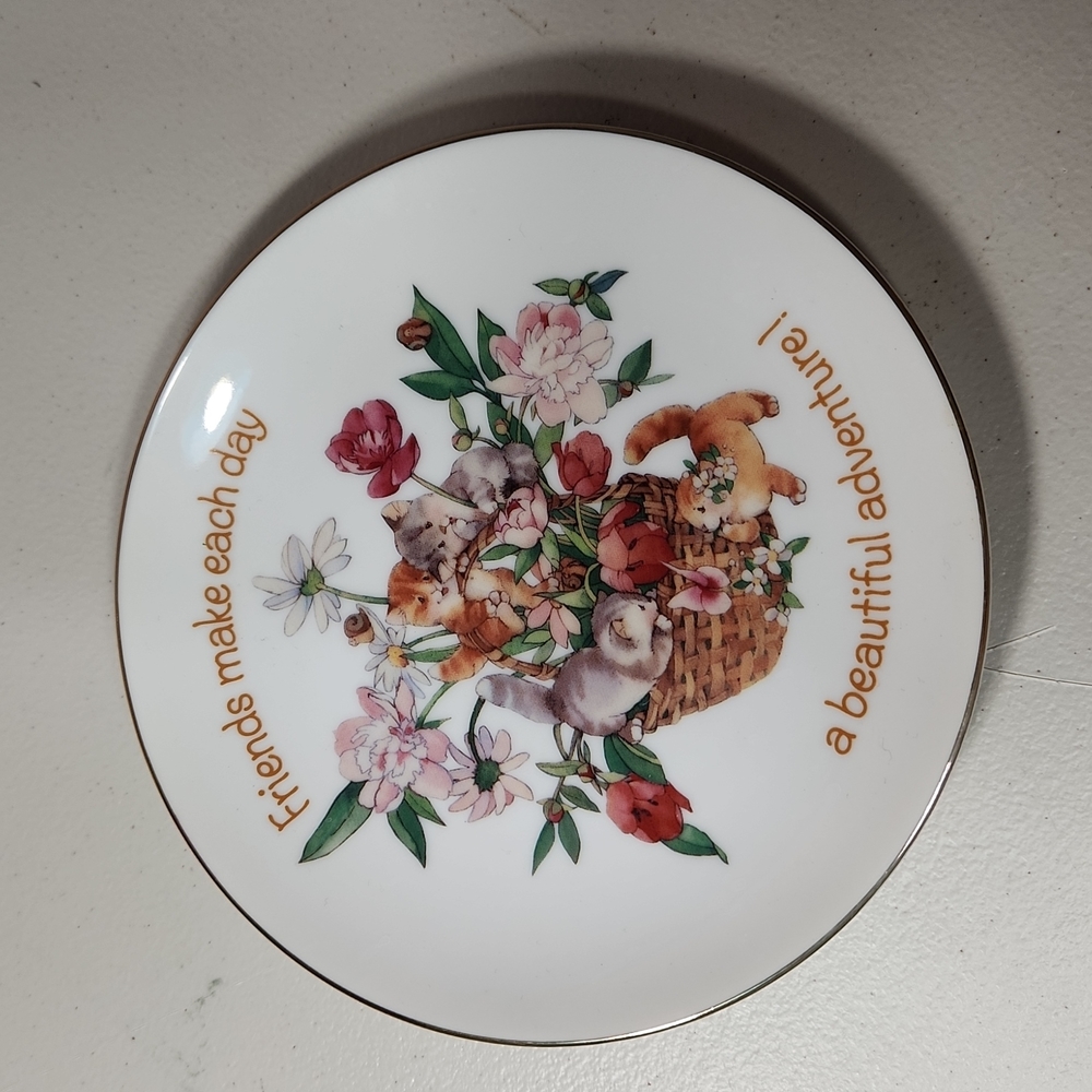 Lasting Memories Fine Porcelain Friends make each day a beautiful adventure"